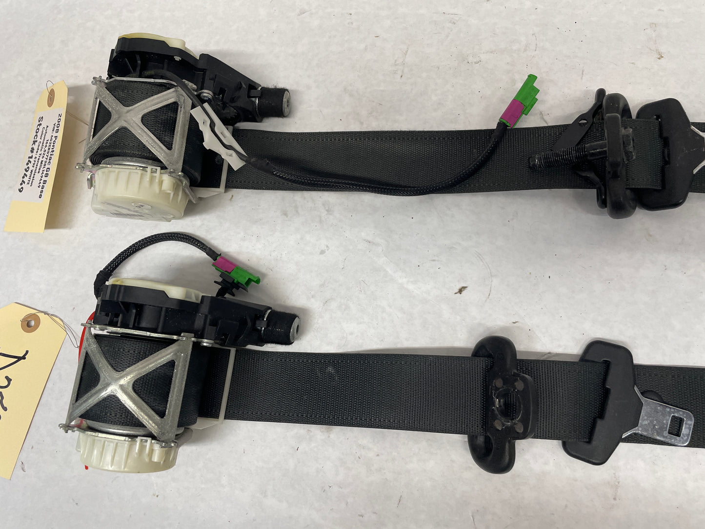 2008 Pontiac G8 Base RH & LH Front Seat Belts Retractors OEM - Day's Parts Yard