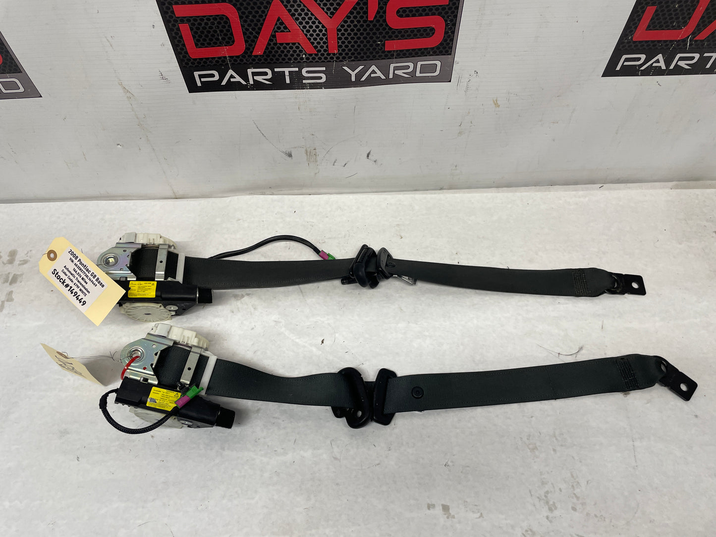 2008 Pontiac G8 Base RH & LH Front Seat Belts Retractors OEM - Day's Parts Yard
