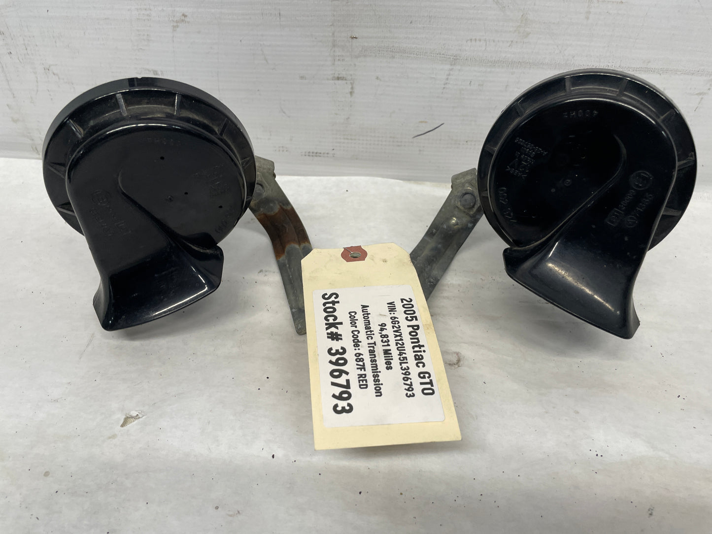 2006 Pontiac GTO Horn Set OEM - Day's Parts Yard
