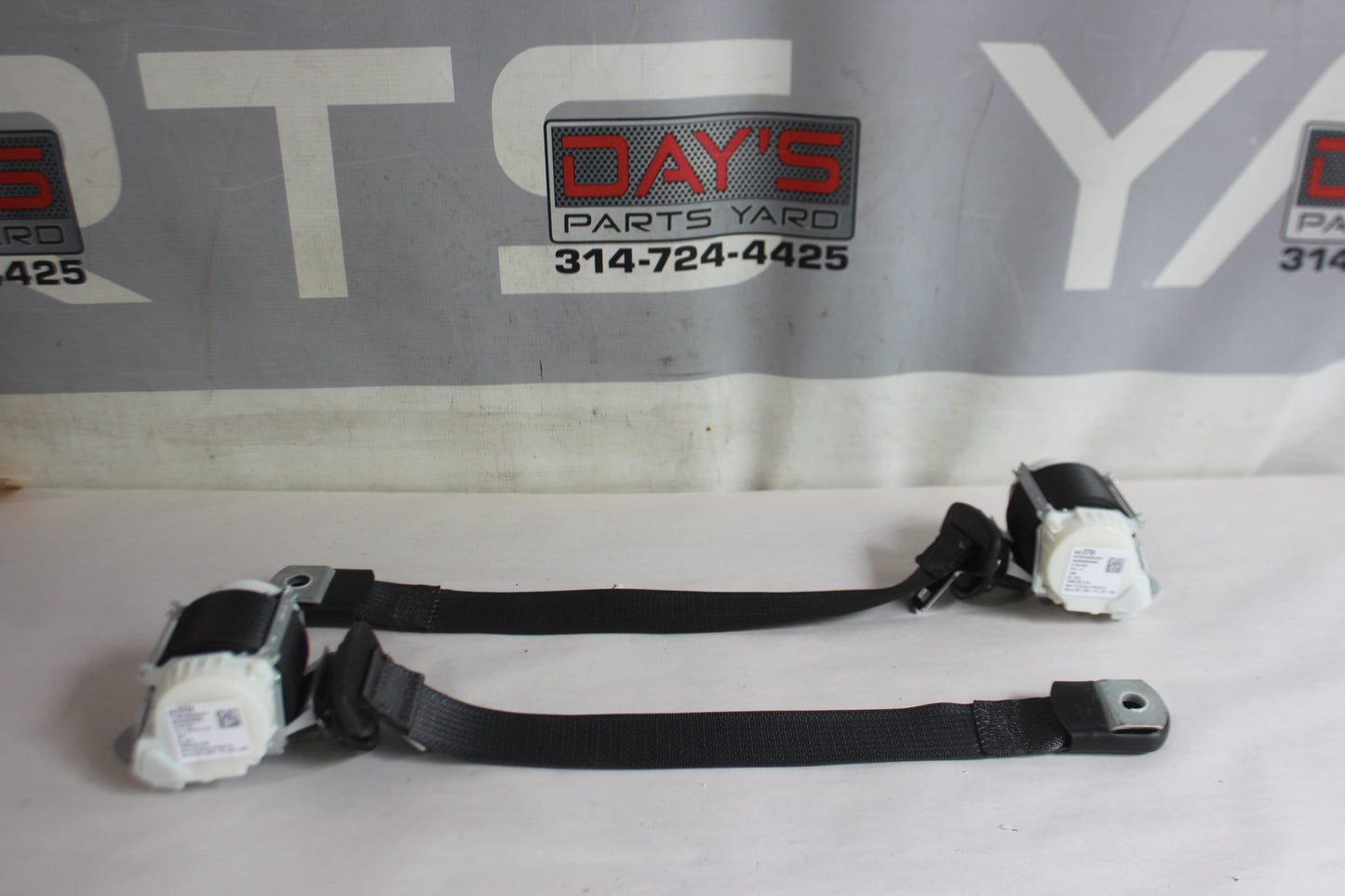 2019 Chevy Tahoe K1500 Premier 2nd Row RH & LH Seat Belt Retractor OEM - Day's Parts Yard