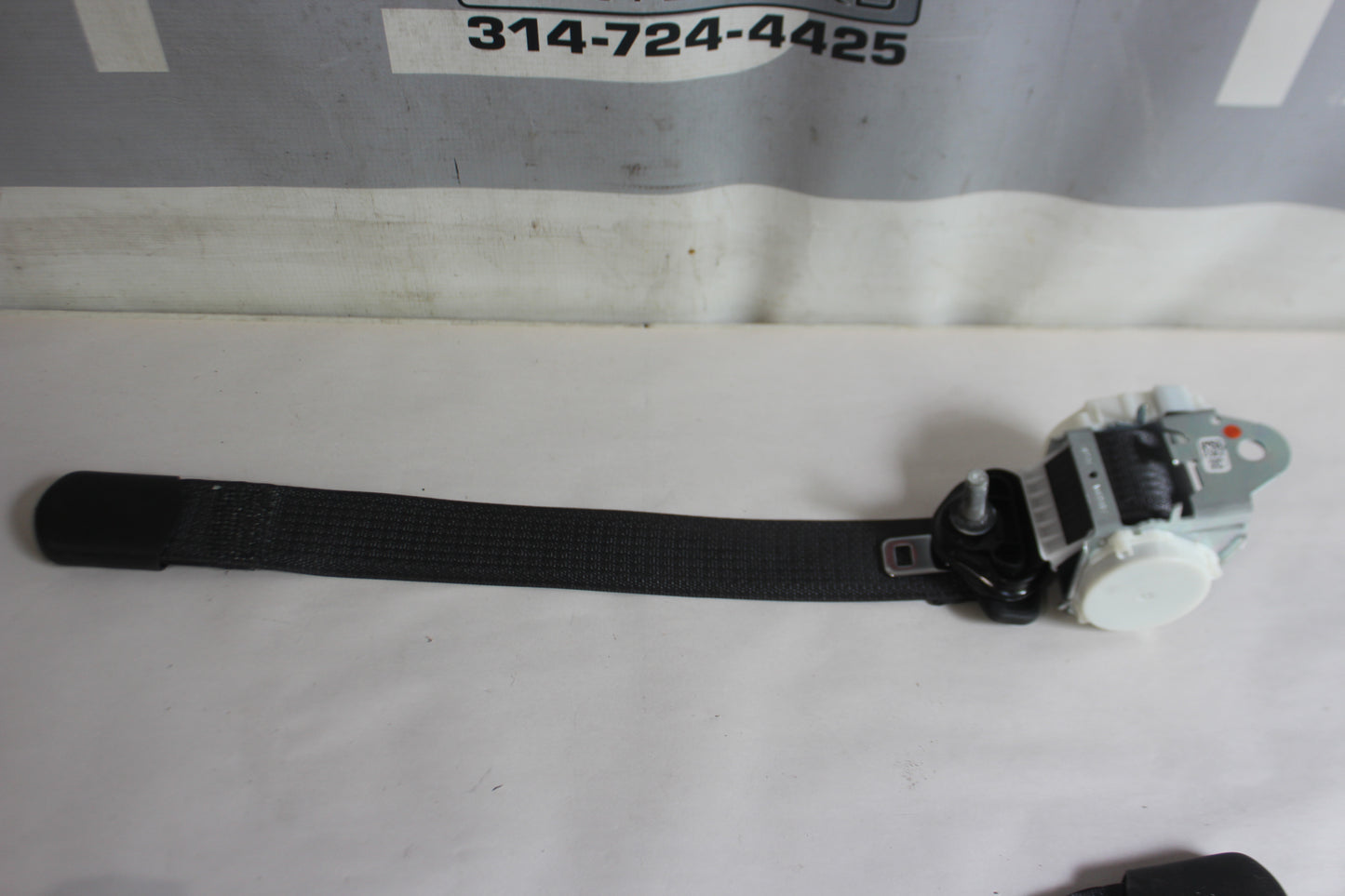2019 Chevy Tahoe K1500 Premier 2nd Row RH & LH Seat Belt Retractor OEM - Day's Parts Yard