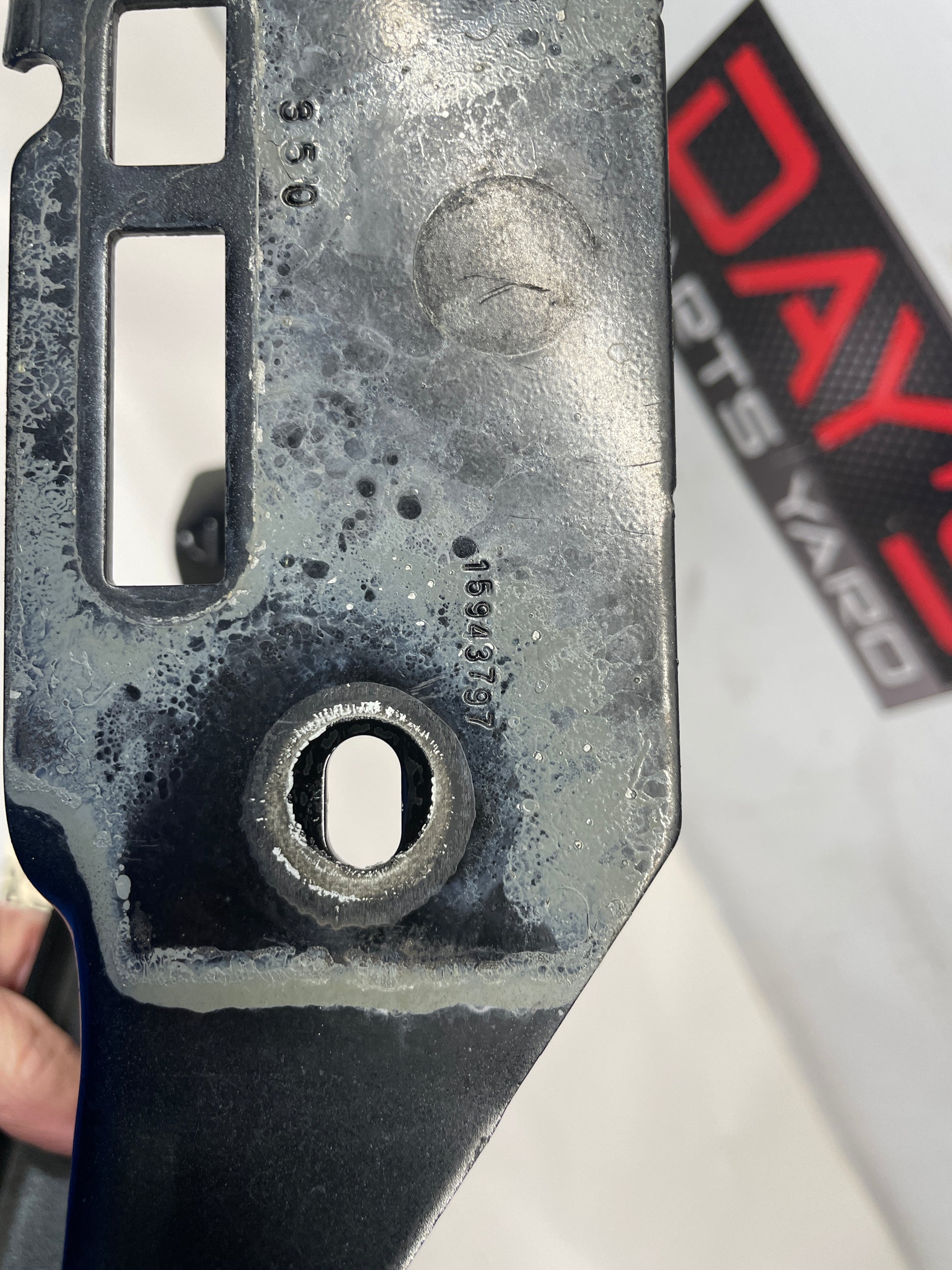 2011 Cadillac CTS-V Coupe RH & LH Hood Hinges OEM - Day's Parts Yard