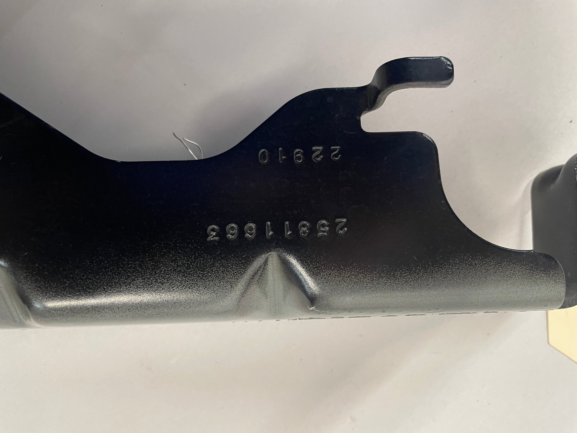 2011 Cadillac CTS-V Coupe RH & LH Hood Hinges OEM - Day's Parts Yard