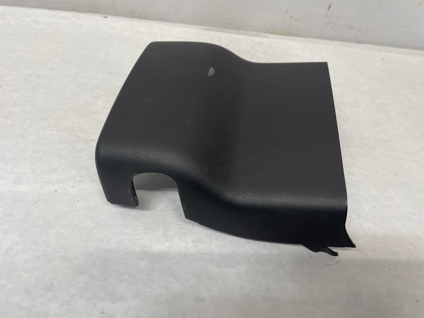2008 Pontiac G8 Base Upper Steering Column Cover OEM - Day's Parts Yard