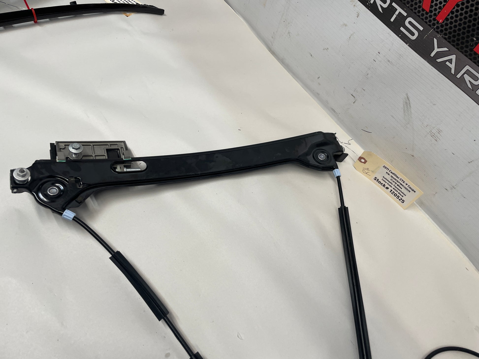 2011 Cadillac CTS-V Coupe RH Passenger Window Regulator w/ Motor OEM - Day's Parts Yard