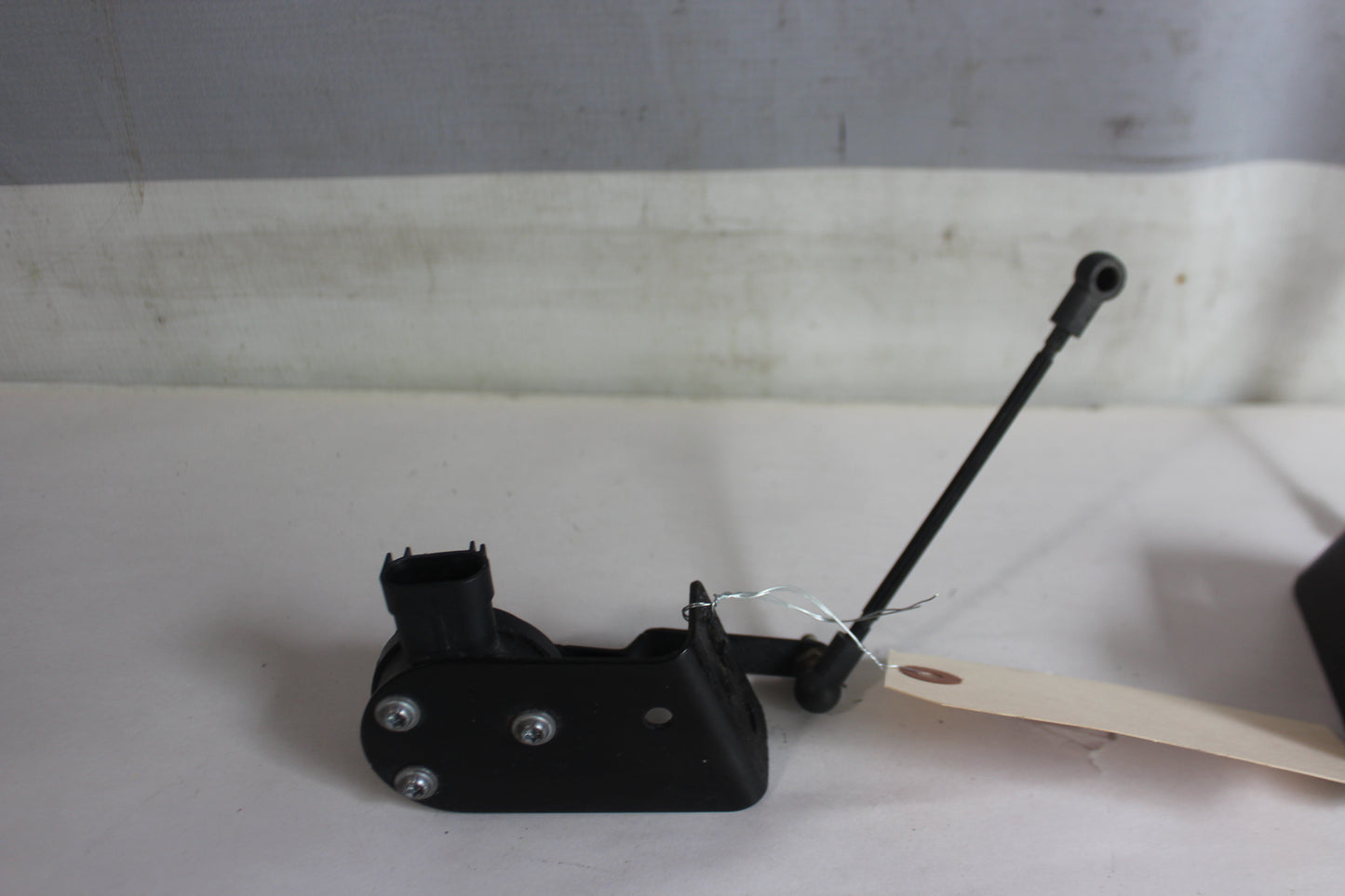 2019 Chevy Tahoe K1500 Premier RH & LH Front Ride Height Level Sensor OEM - Day's Parts Yard