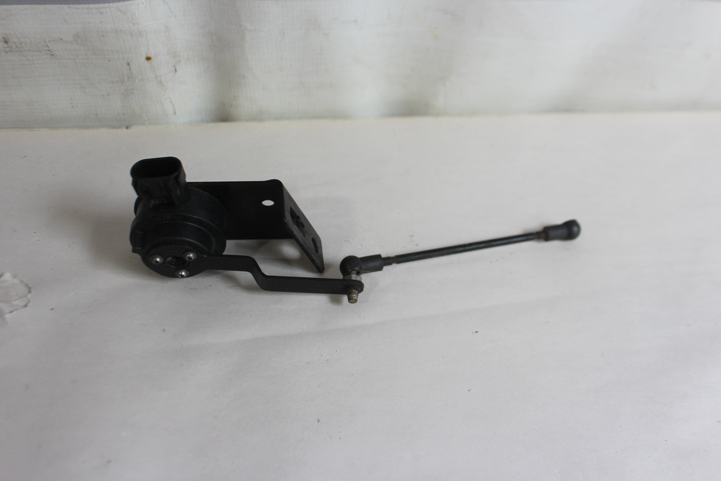 2019 Chevy Tahoe K1500 Premier RH & LH Front Ride Height Level Sensor OEM - Day's Parts Yard