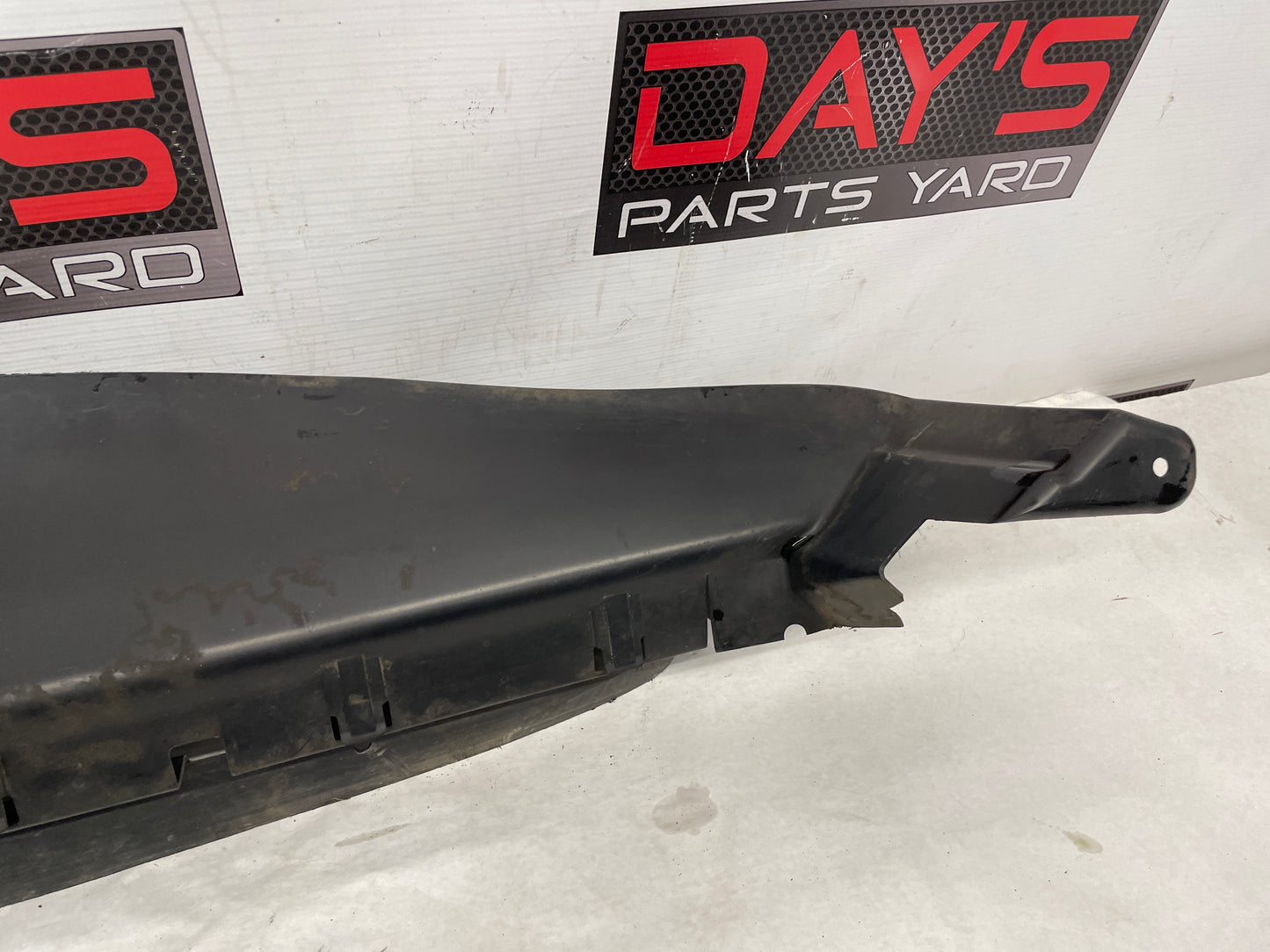 2005 Pontiac GTO Front Facial Radiator Air Inlet Lower Duct OEM - Day's Parts Yard