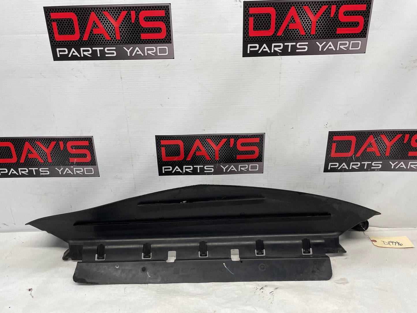 2005 Pontiac GTO Front Facial Radiator Air Inlet Lower Duct OEM - Day's Parts Yard