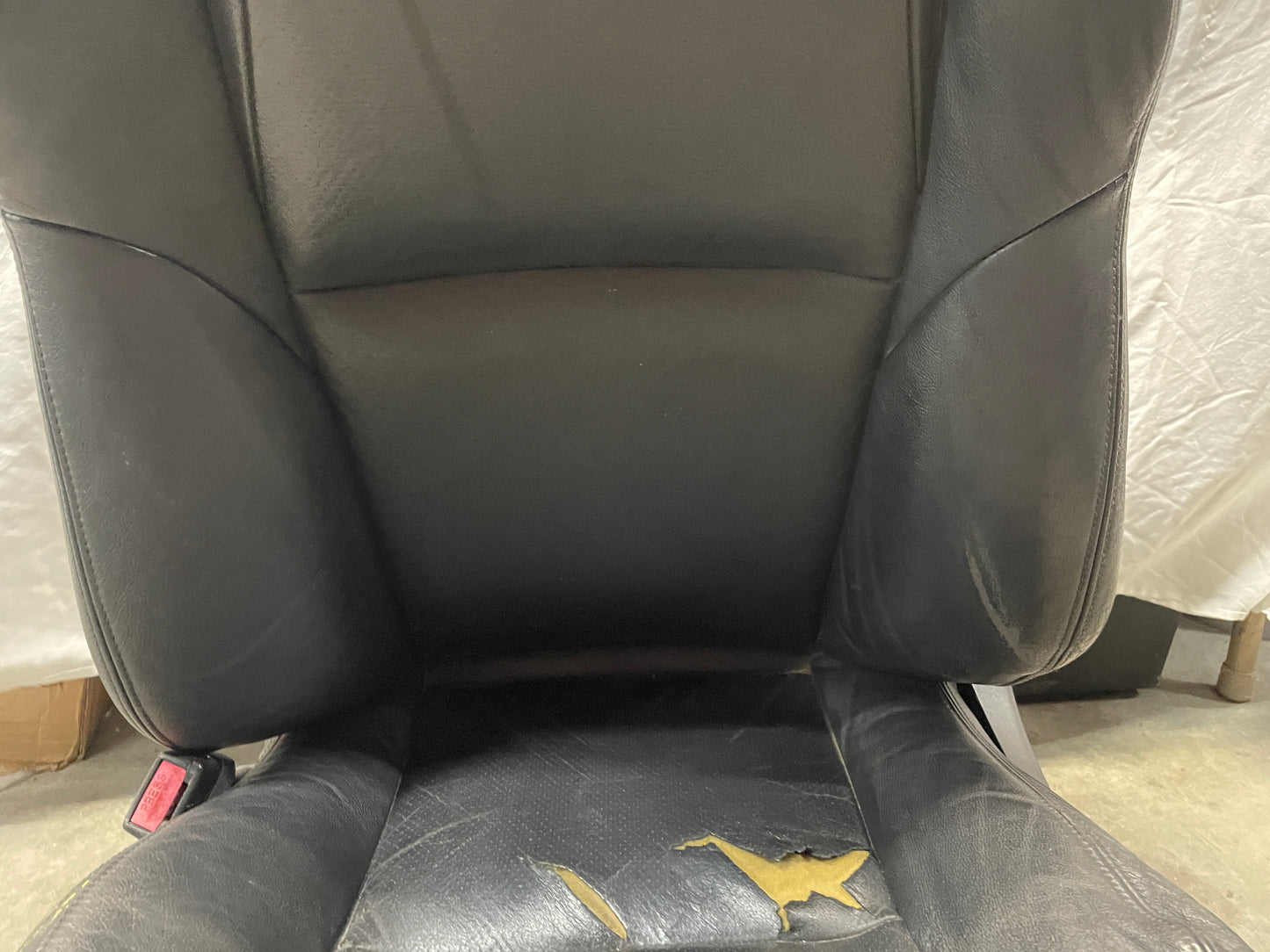 2005 Pontiac GTO LH Driver Front Seat OEM - Day's Parts Yard