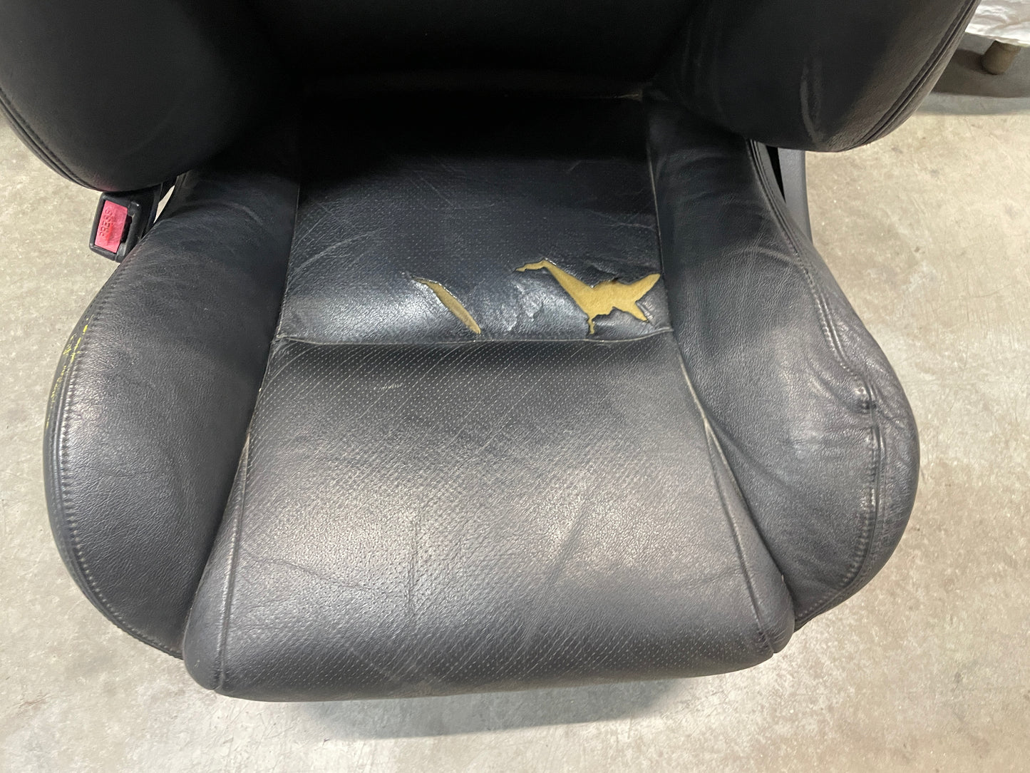 2005 Pontiac GTO LH Driver Front Seat OEM - Day's Parts Yard