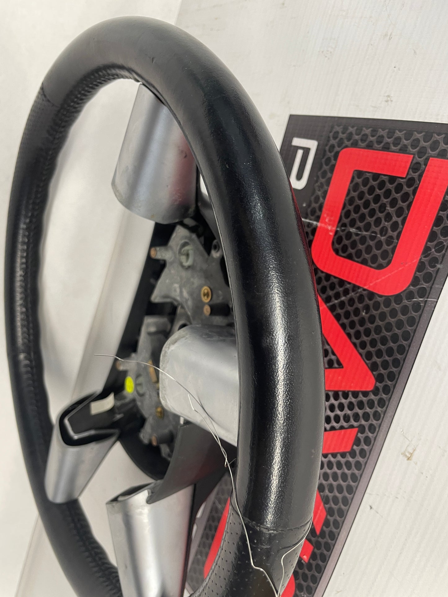 2005 Pontiac GTO Steering Wheel OEM - Day's Parts Yard