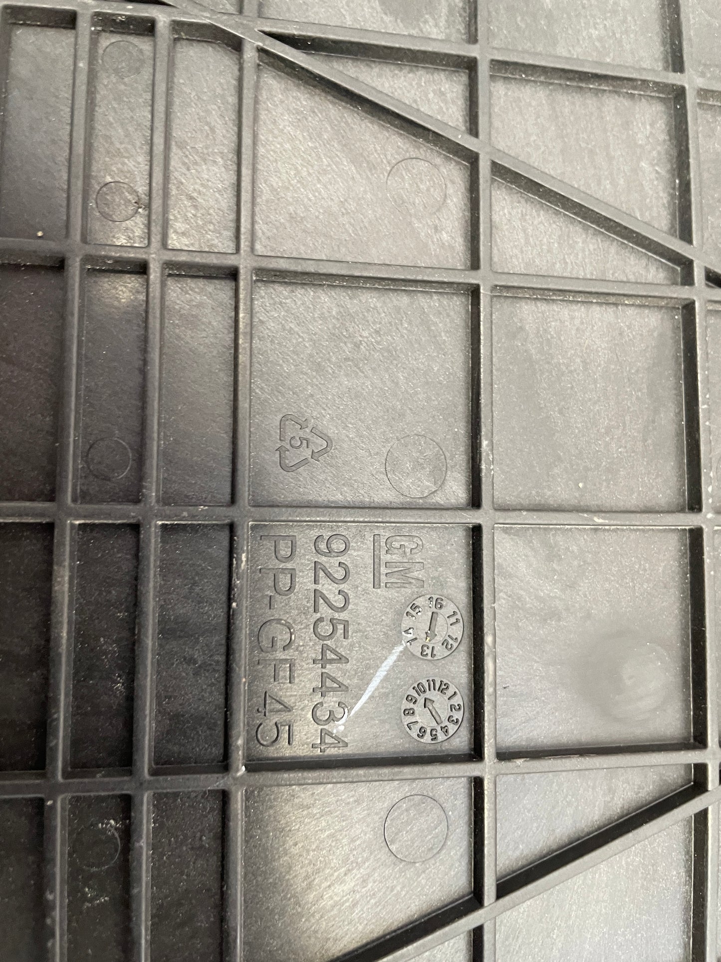 2014 Chevy SS Sedan Bose Radio Amplifier w/ Mounting Bracket OEM - Day's Parts Yard