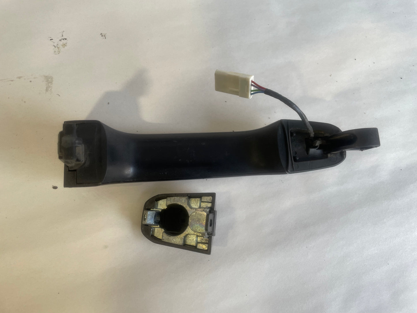 2018 Chevy Suburban LT Front RH Passenger Exterior Door Handle OEM - Day's Parts Yard