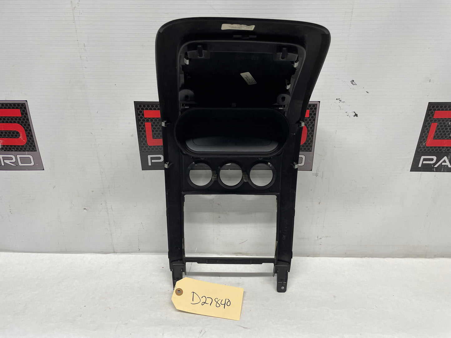 2006 Pontiac GTO Center Dash Radio HVAC Bezel Plate Panel Trim OEM - Day's Parts Yard