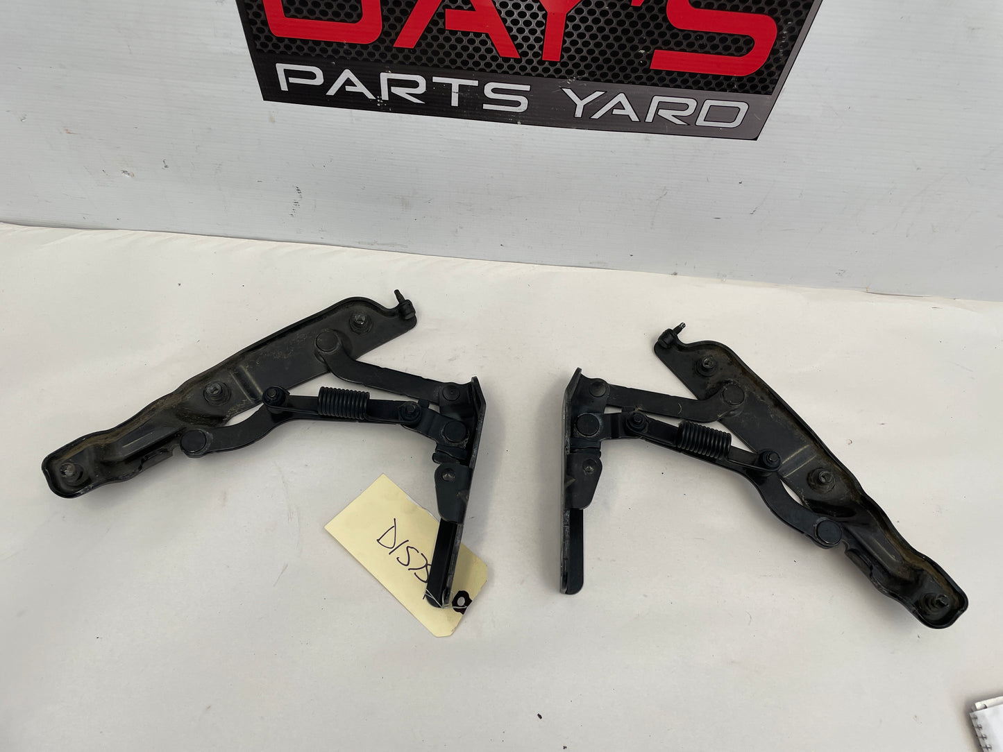 2014 Chevy SS Sedan RH & LH Trunk Deck Lid Hinges OEM - Day's Parts Yard