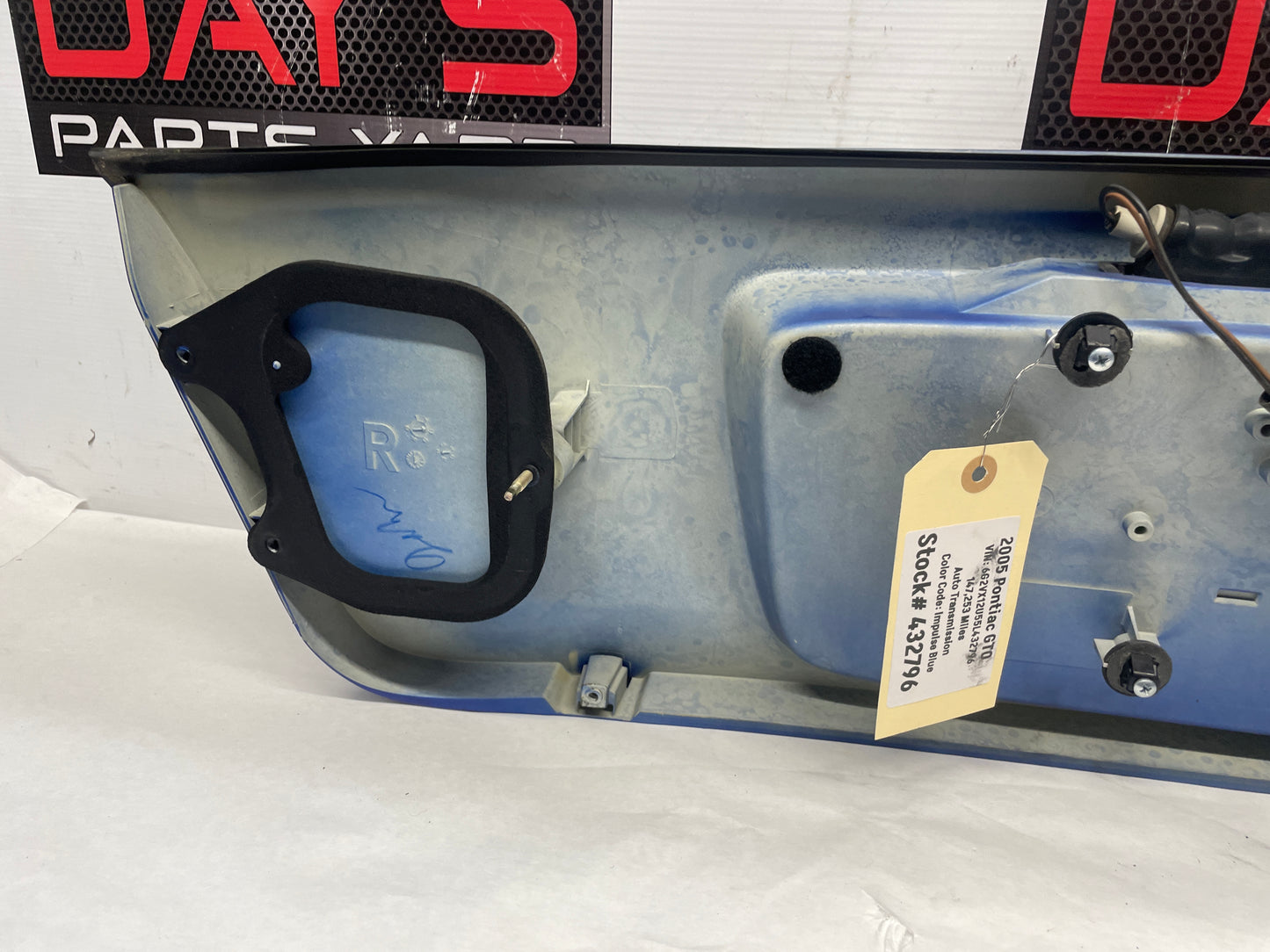 2005 Pontiac GTO Trunk Deck Lid Filler Insert Panel OEM - Day's Parts Yard