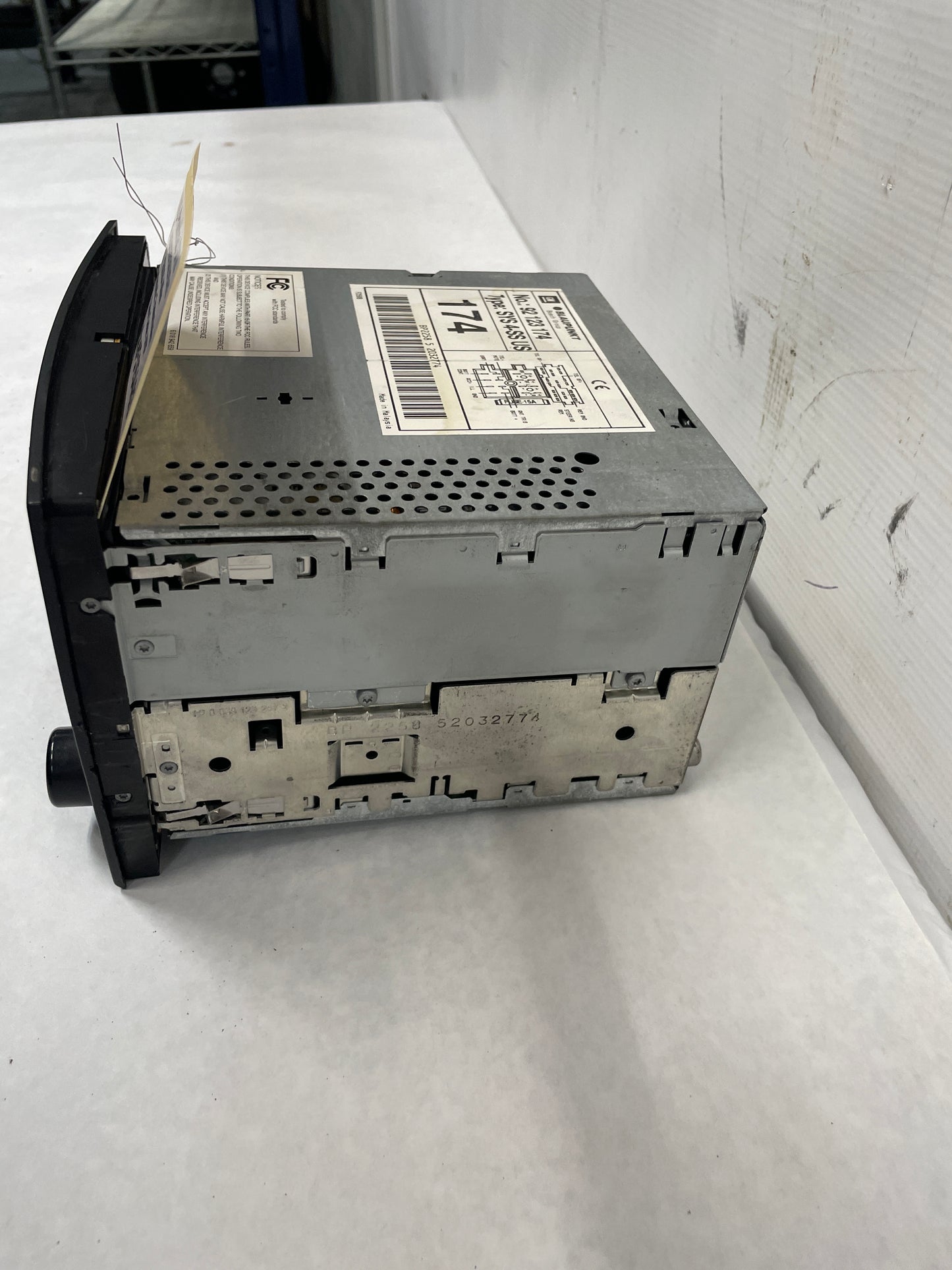 2005 Pontiac GTO Blaupunkt Radio Stereo 6 Disk CD Changer OEM - Day's Parts Yard