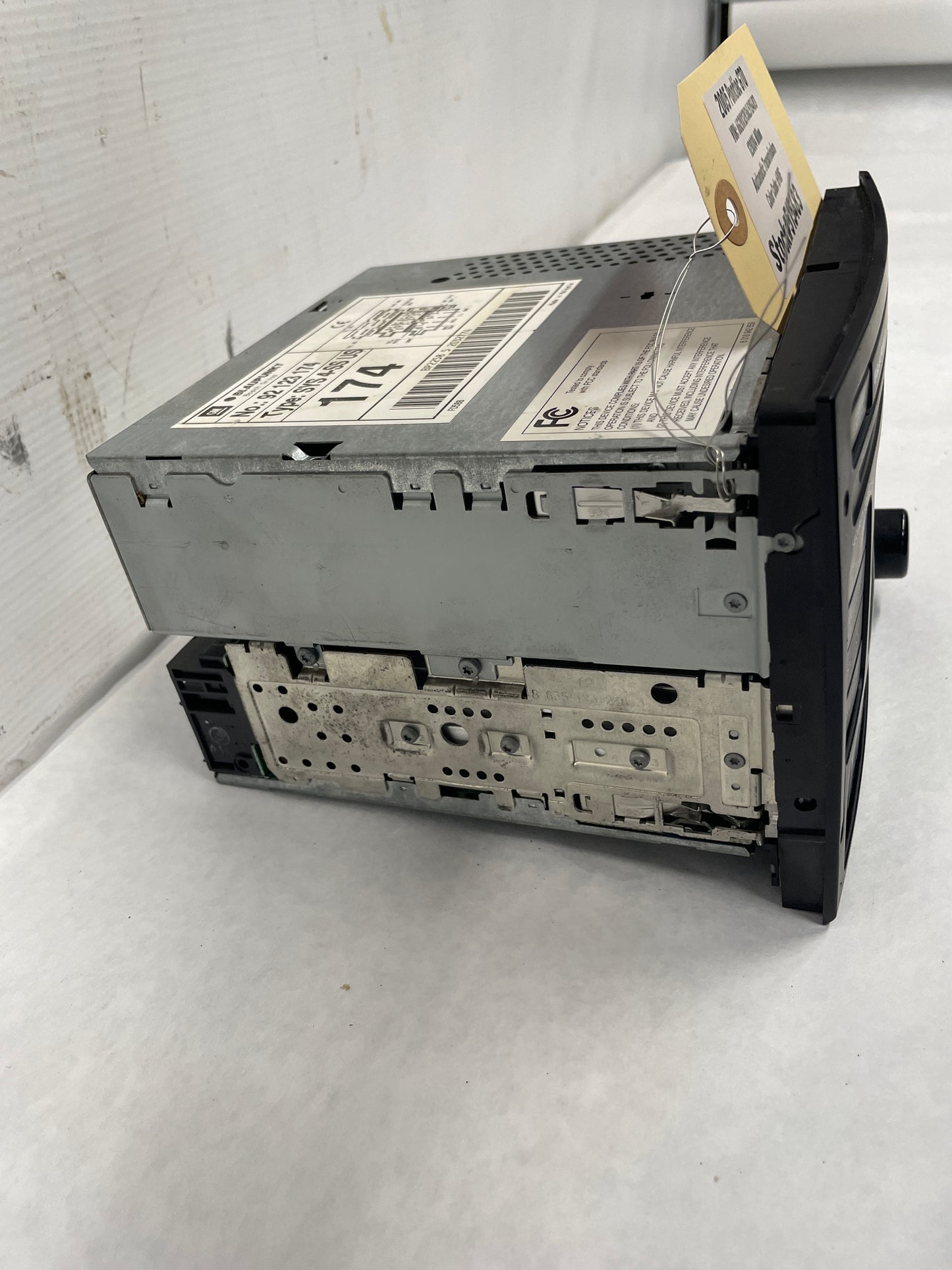2005 Pontiac GTO Blaupunkt Radio Stereo 6 Disk CD Changer OEM - Day's Parts Yard