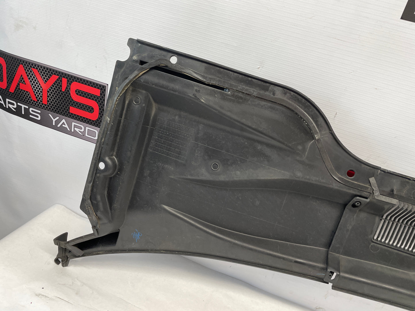 2015 Chevy Camaro SS 1LE Windshield Wiper Cowl Cabin Filter Cover OEM - Day's Parts Yard