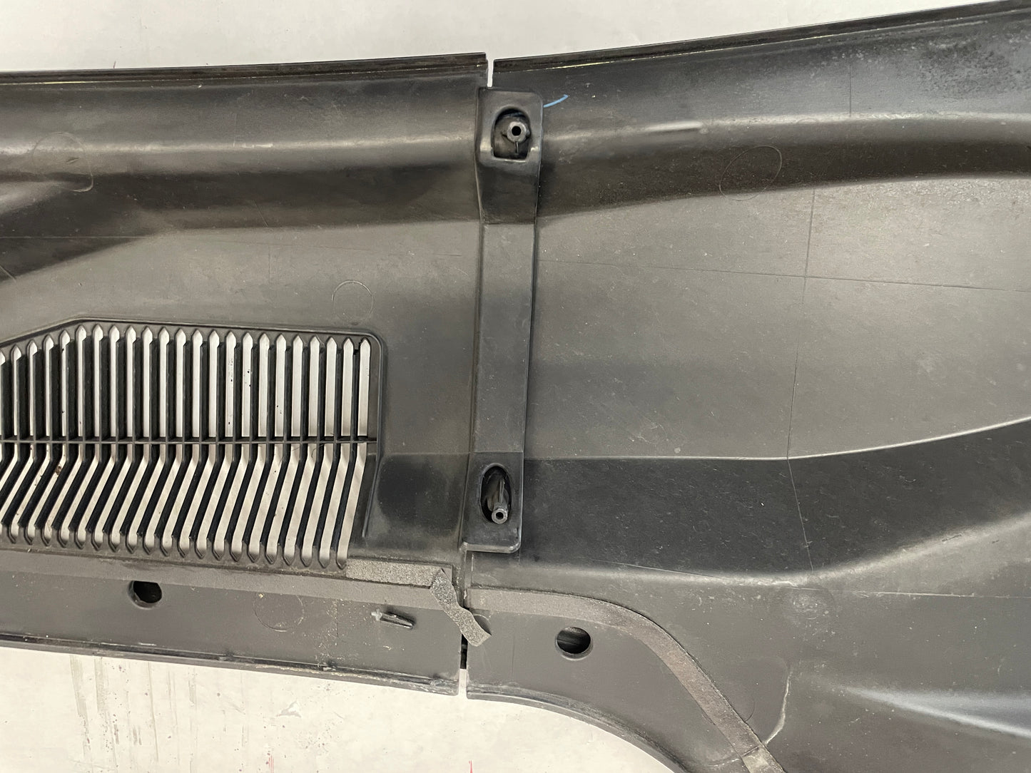 2015 Chevy Camaro SS 1LE Windshield Wiper Cowl Cabin Filter Cover OEM - Day's Parts Yard