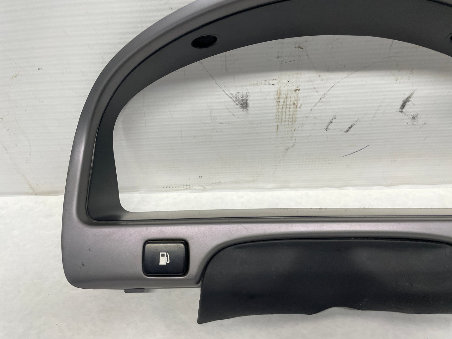 2005 Pontiac GTO Speedometer Gauge Cluster Bezel Trim Panel OEM - Day's Parts Yard