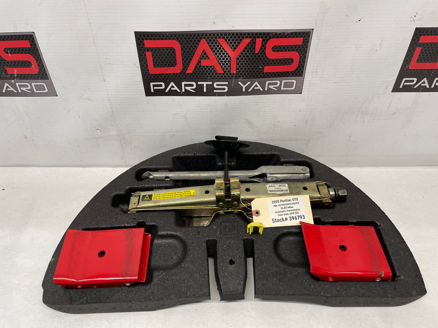 2005 Pontiac GTO Emergency Spare Tire Jack Tool Kit OEM - Day's Parts Yard