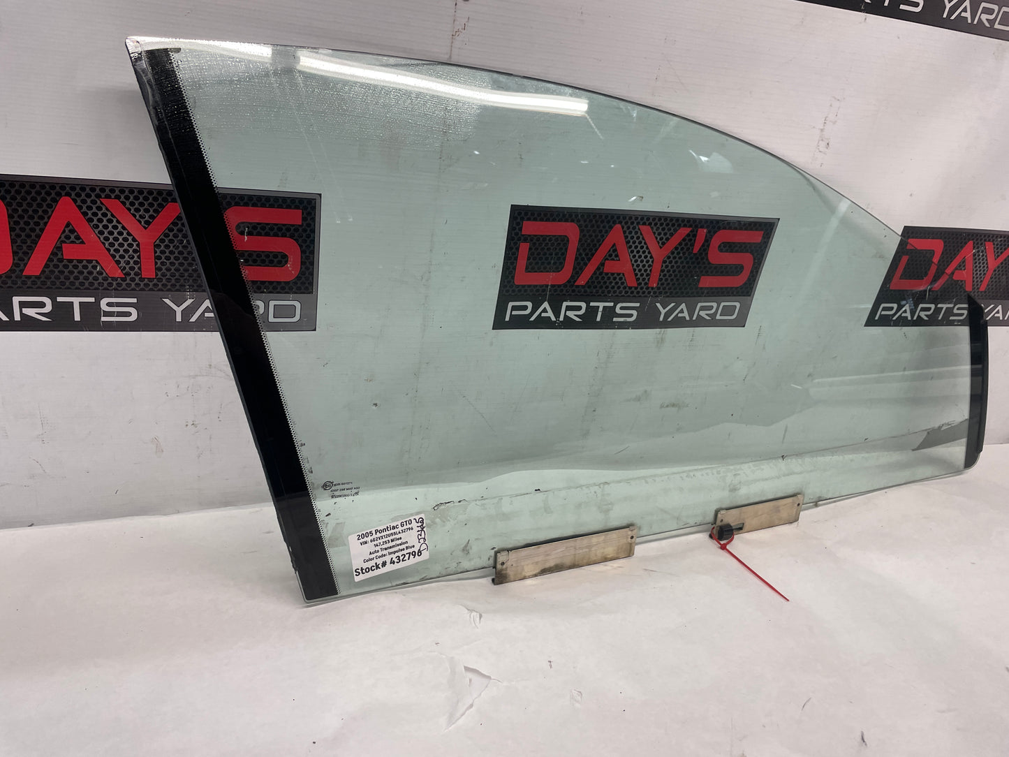 2005 Pontiac GTO RH Passenger Front Door Window Glass OEM - Day's Parts Yard