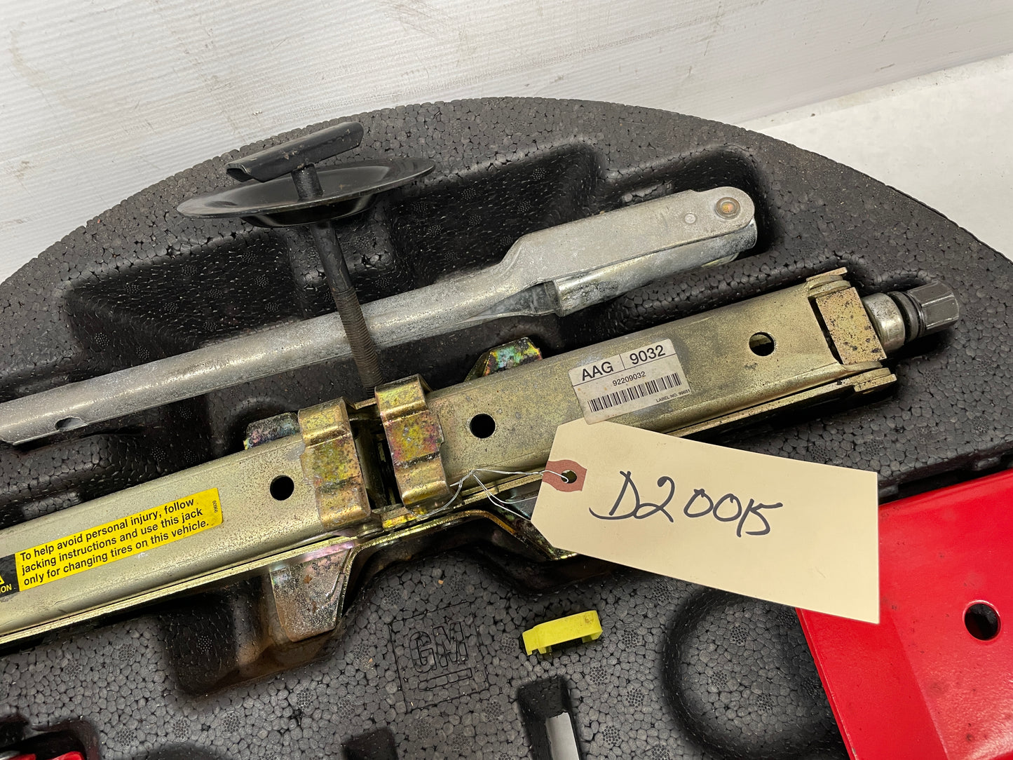2005 Pontiac GTO Emergency Spare Tire Jack Tool Kit OEM - Day's Parts Yard