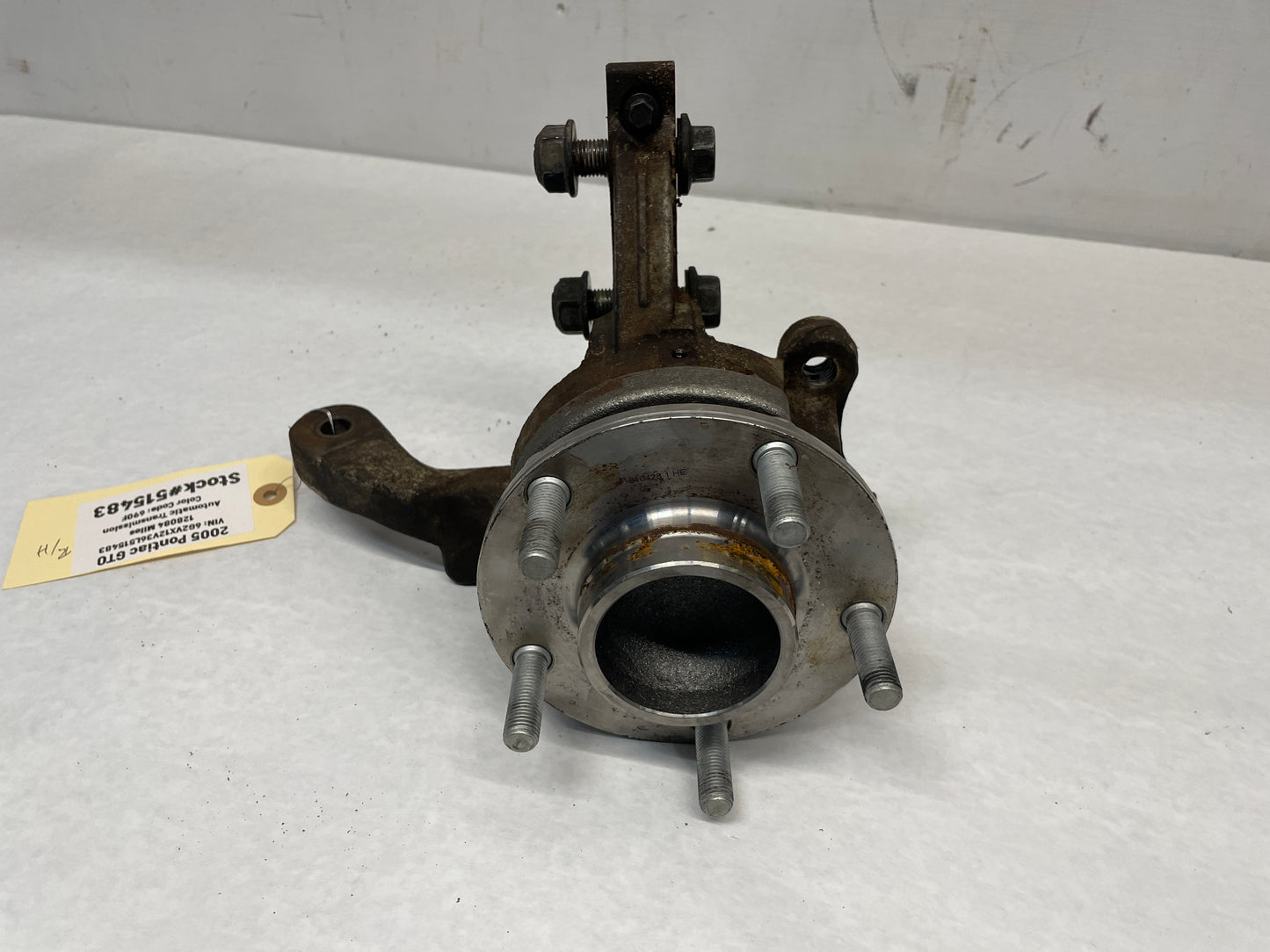 2005 Pontiac GTO RH Passenger Front Suspension Spindle Hub Knuckle Assembly OEM - Day's Parts Yard