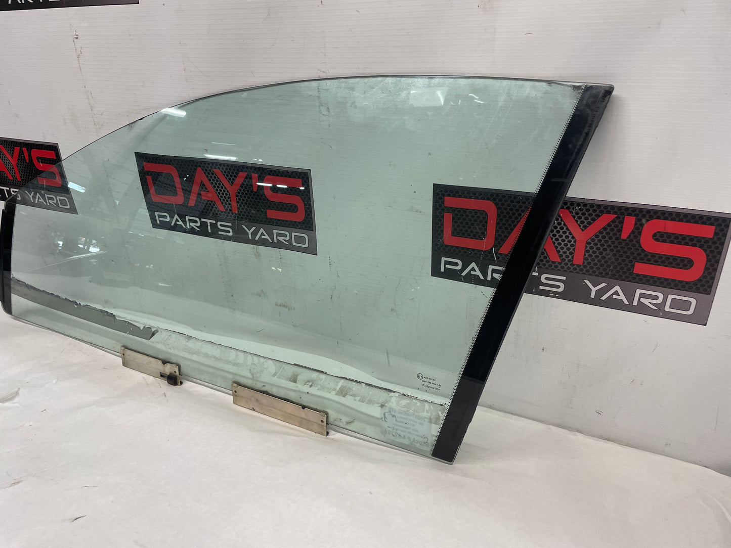 2005 Pontiac GTO LH Driver Front Door Window Glass OEM - Day's Parts Yard