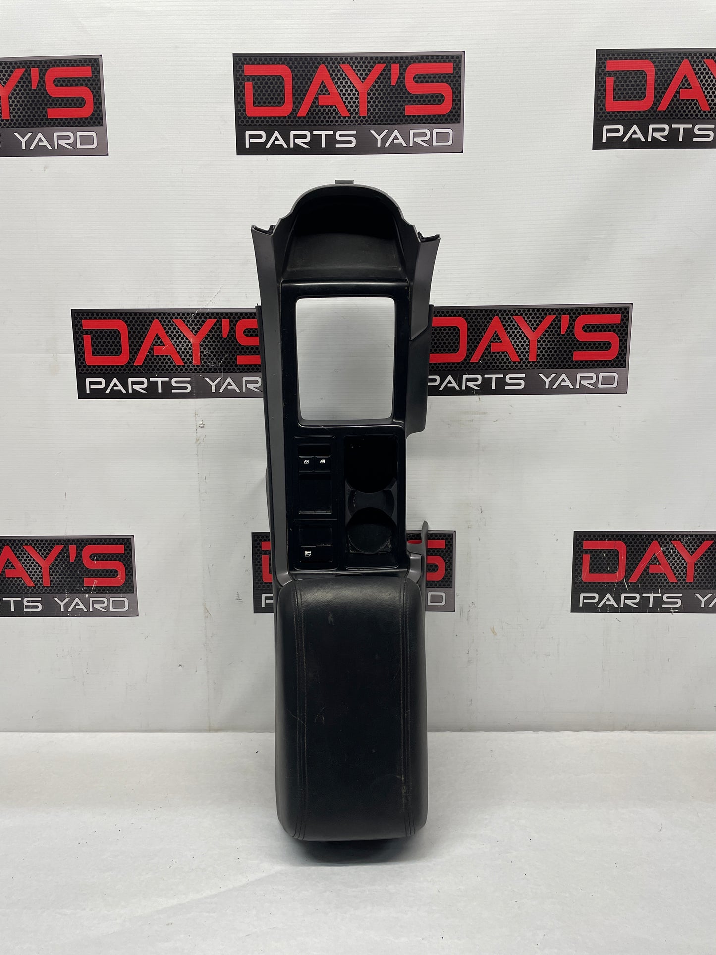 2005 Pontiac GTO Center Console Armrest OEM - Day's Parts Yard