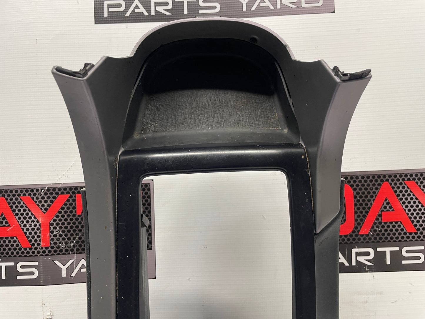 2005 Pontiac GTO Center Console Armrest OEM - Day's Parts Yard