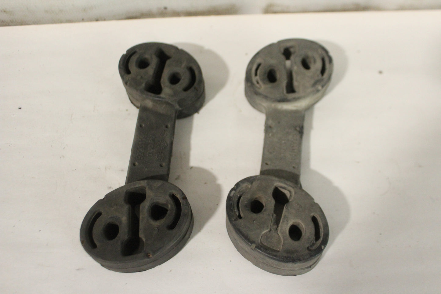 2014 Chevy Camaro SS Camaro SS Exhaust Muffler Rubber Hanger Set OEM - Day's Parts Yard