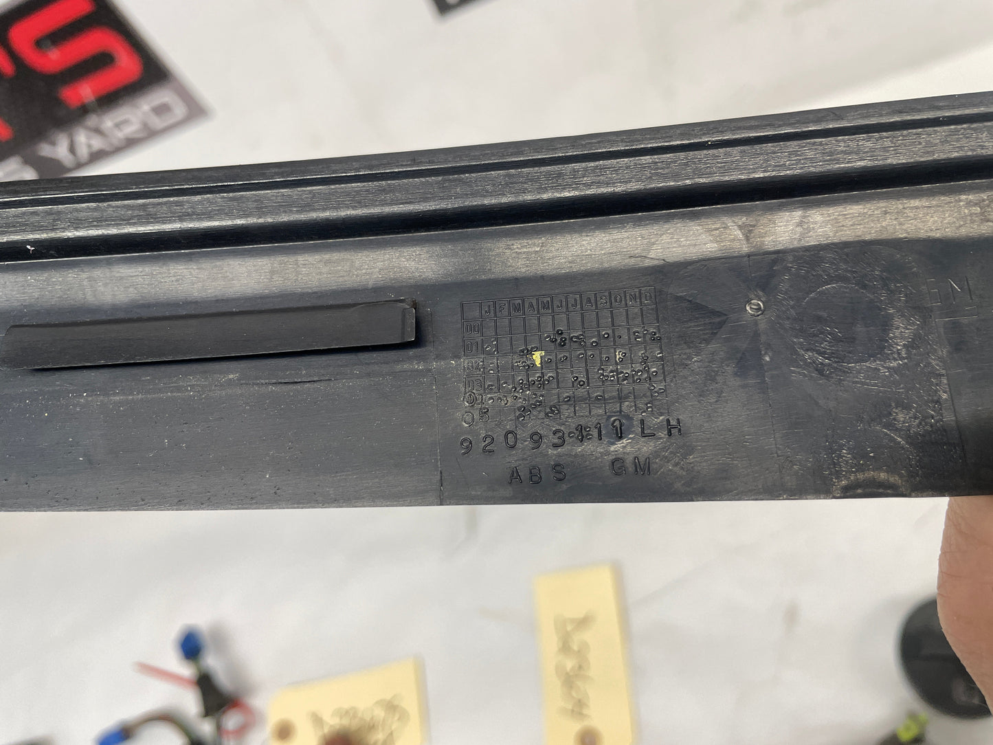 2005 Pontiac GTO LH Driver Exterior B Pillar Window Trim Cover Applique Molding OEM - Day's Parts Yard