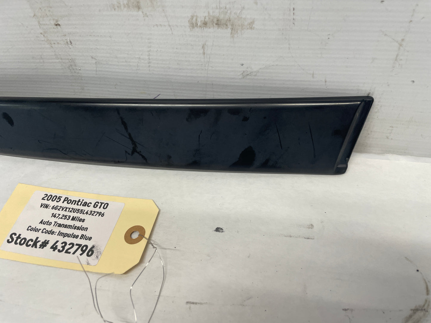 2005 Pontiac GTO RH Passenger Exterior B Pillar Window Trim Cover Applique Molding OEM - Day's Parts Yard