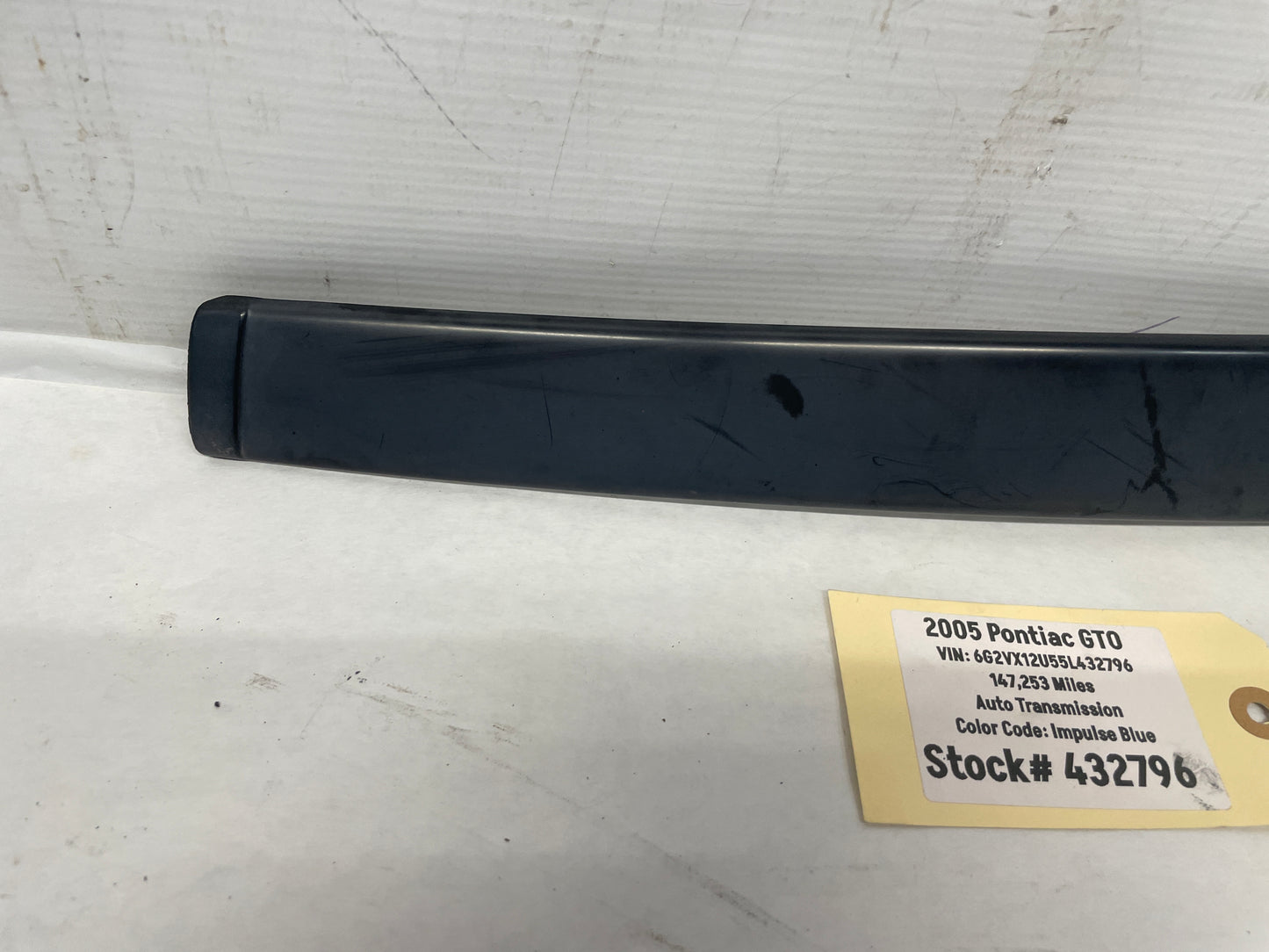 2005 Pontiac GTO RH Passenger Exterior B Pillar Window Trim Cover Applique Molding OEM - Day's Parts Yard