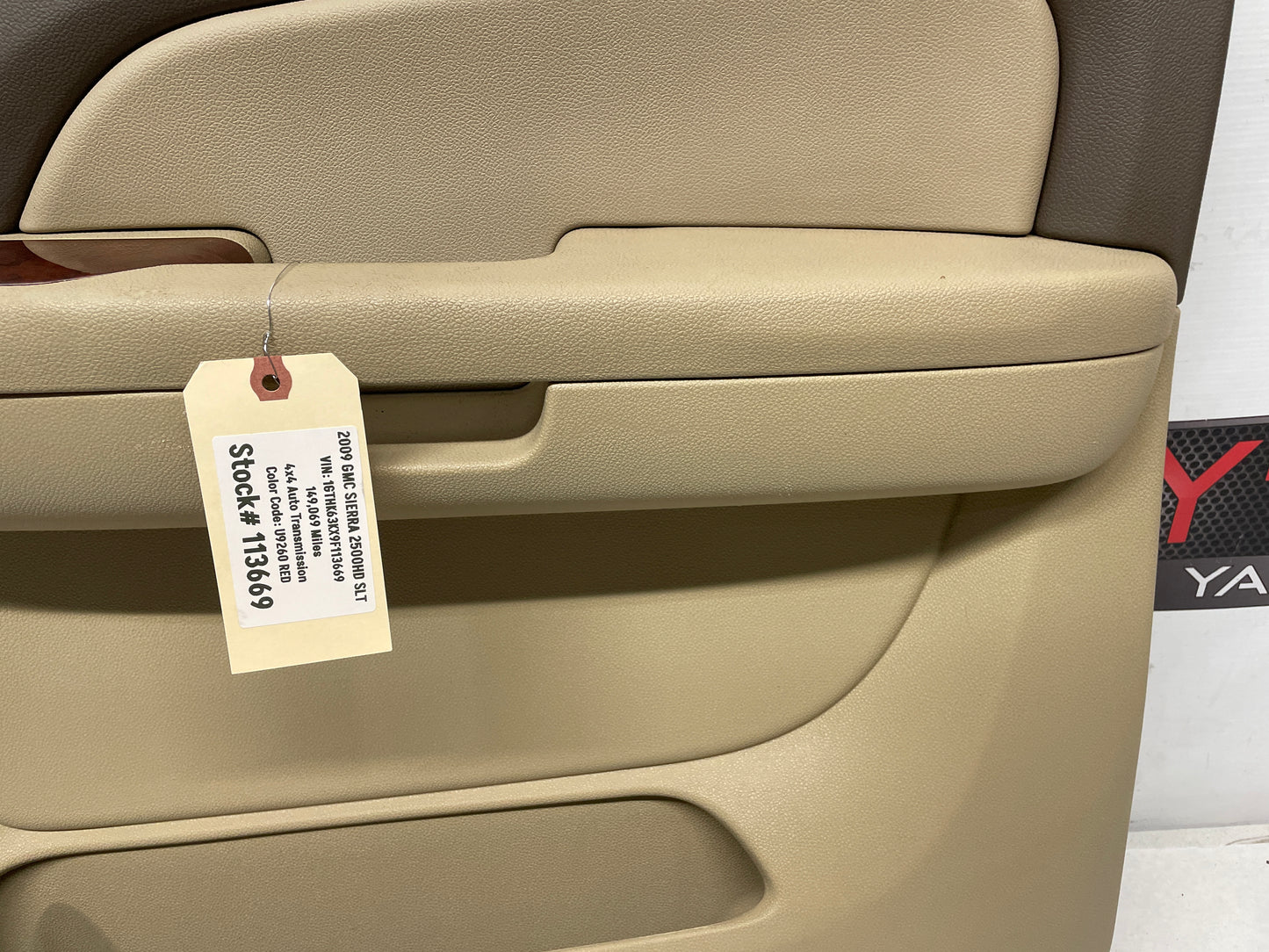 2009 GMC Sierra 2500HD SLT Passenger Front Interior Door Panel Cashmere Tan OEM - Day's Parts Yard