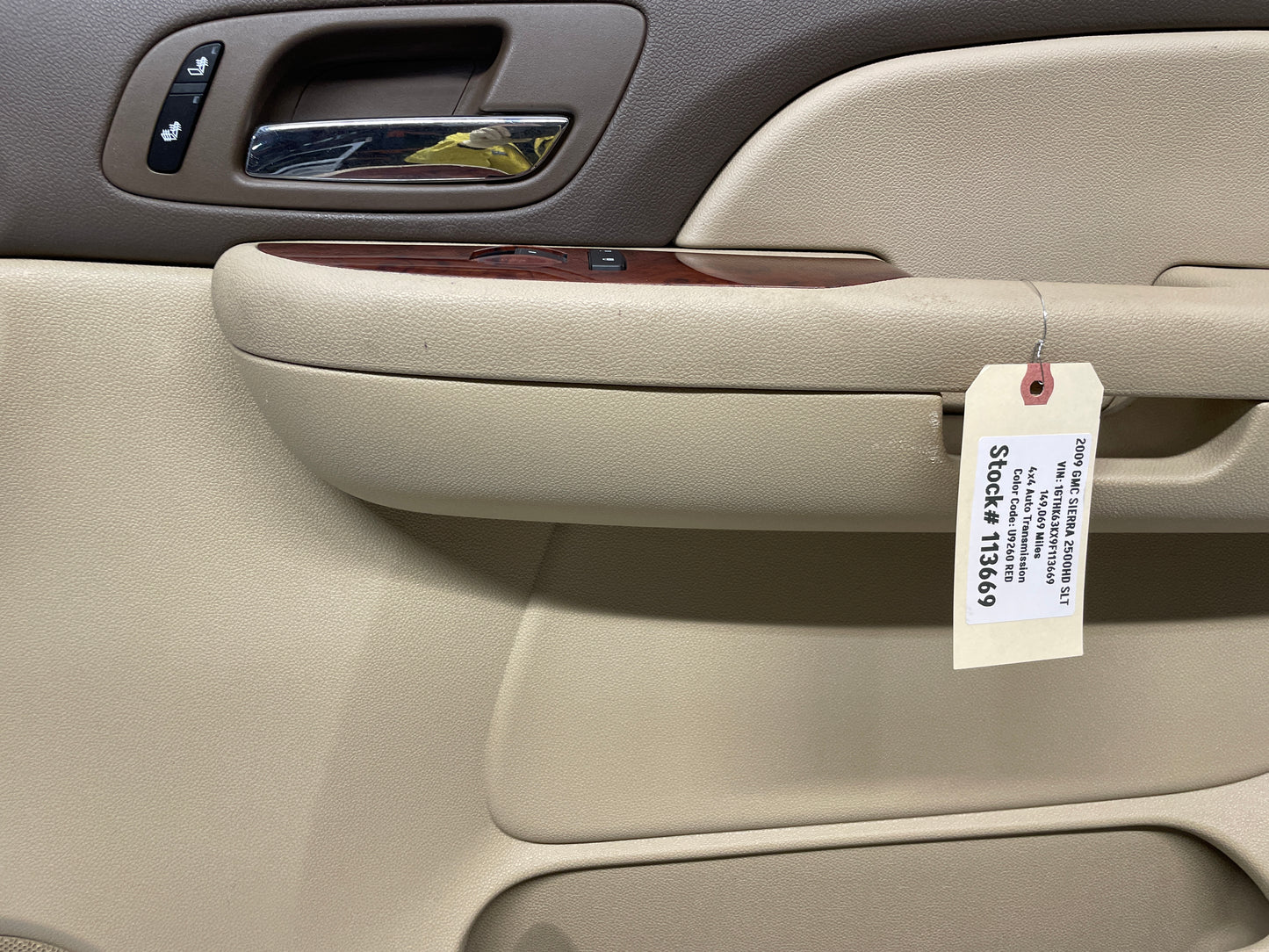2009 GMC Sierra 2500HD SLT Passenger Front Interior Door Panel Cashmere Tan OEM - Day's Parts Yard