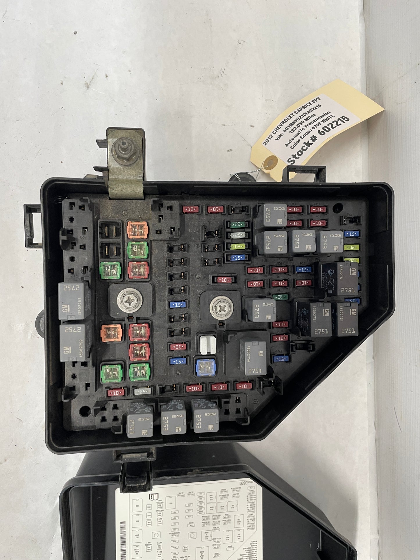 2012 Chevy Caprice PPV Engine Bay Fuse Relay Box Block OEM