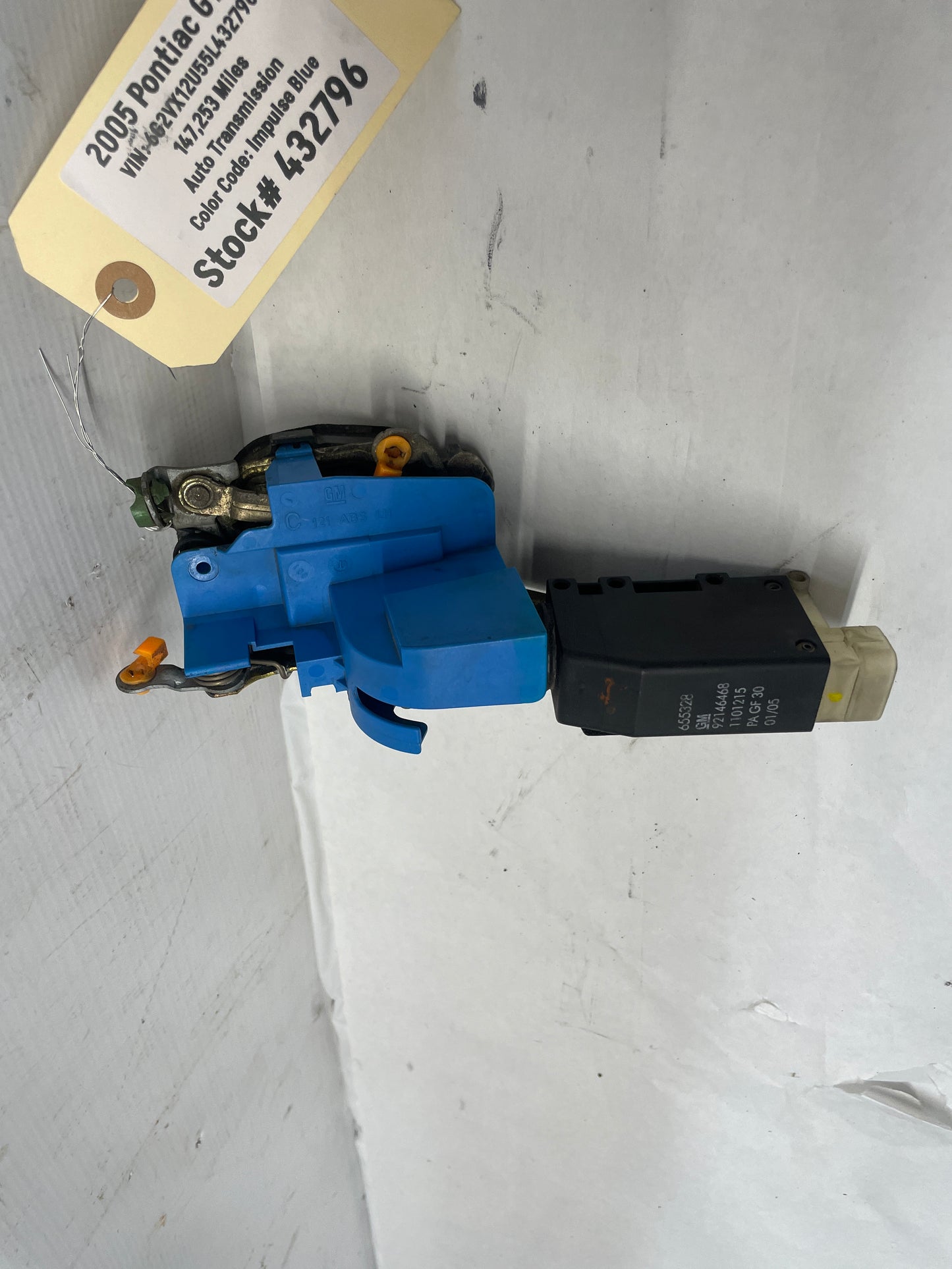 2005 Pontiac GTO LH Driver Door Lock Actuator Assembly OEM - Day's Parts Yard