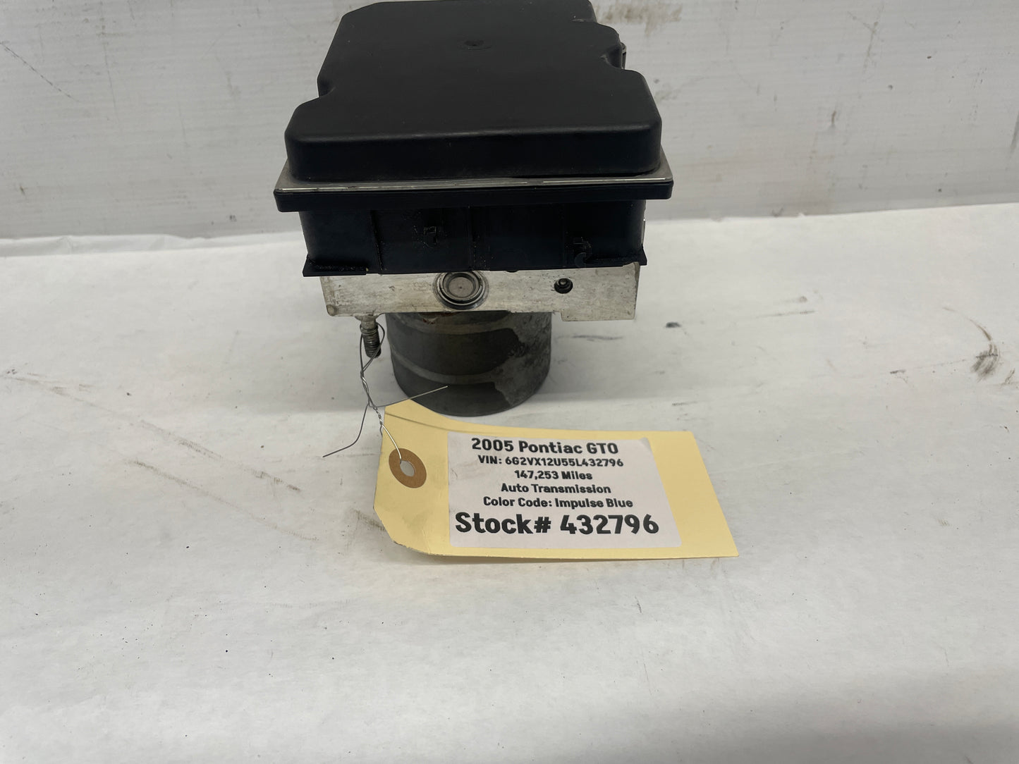 2005 Pontiac GTO ABS Anti Lock Brake Control Module Valve 92211444 OEM - Day's Parts Yard