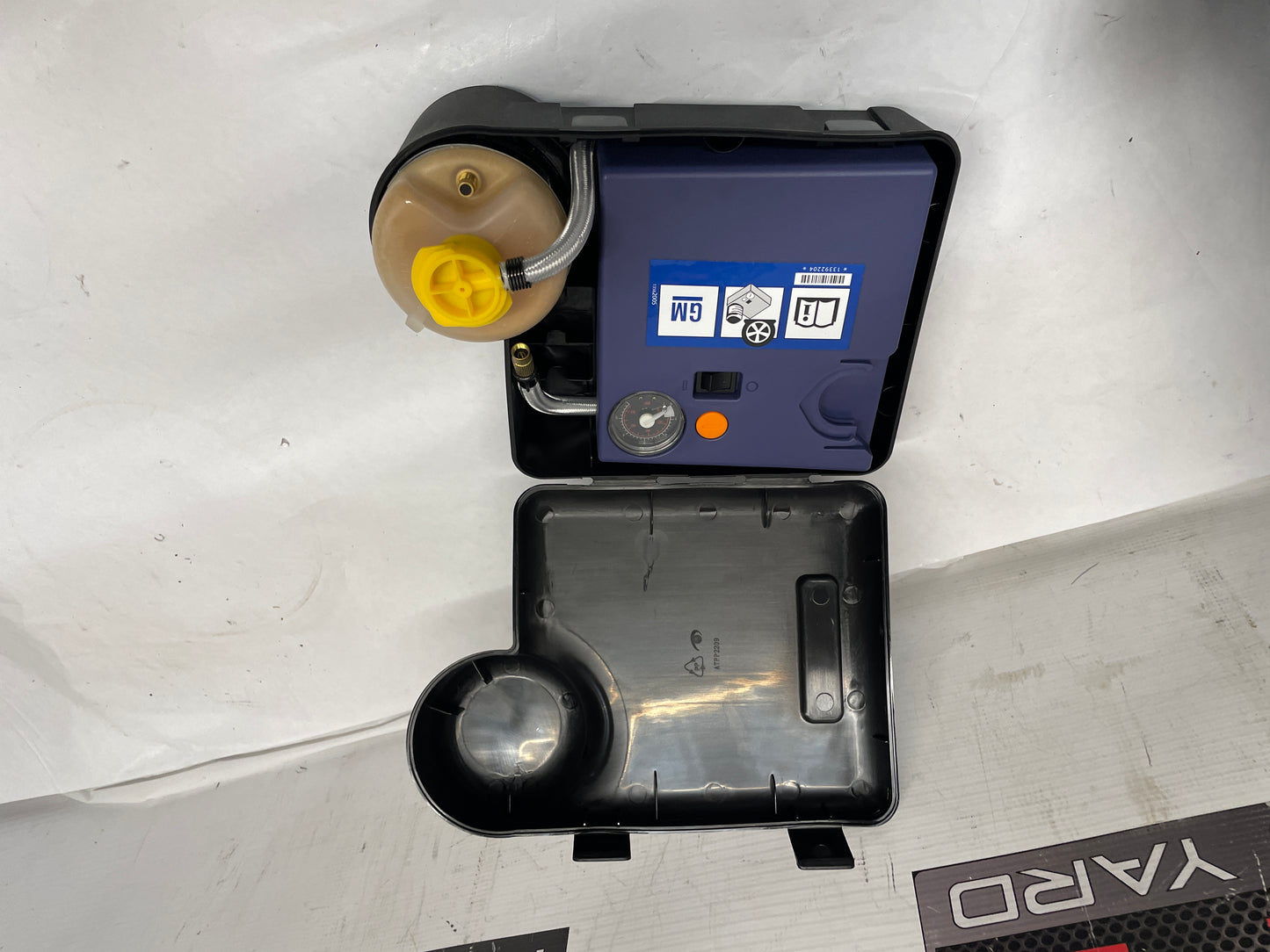 2014 Chevy Camaro ZL1 Convertible Spare Tire Air Compressor Inflator w/ Sealant OEM - Day's Parts Yard