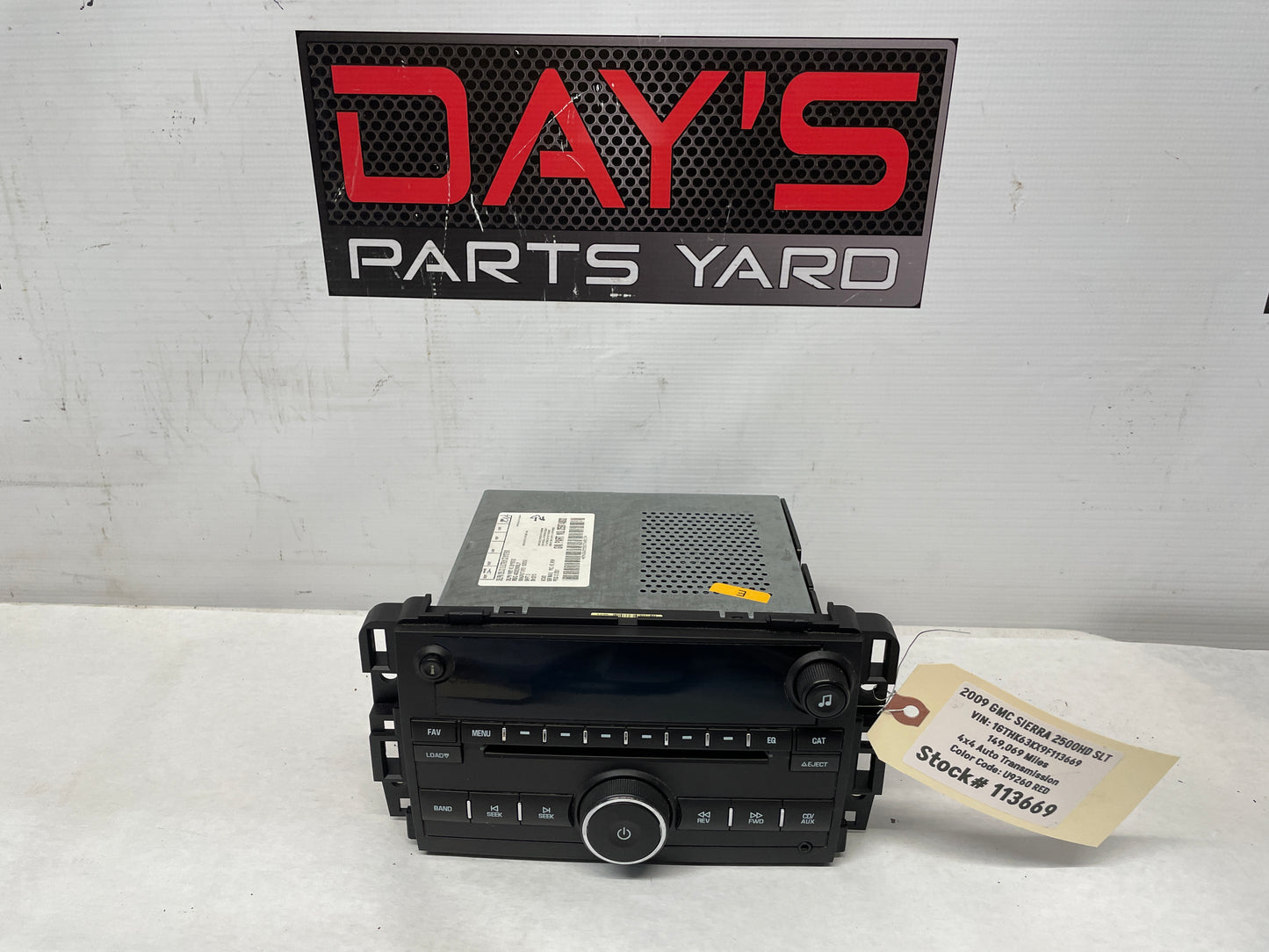 2009 GMC Sierra 2500HD SLT Radio Stereo Receiver AM FM CD Player OEM - Day's Parts Yard