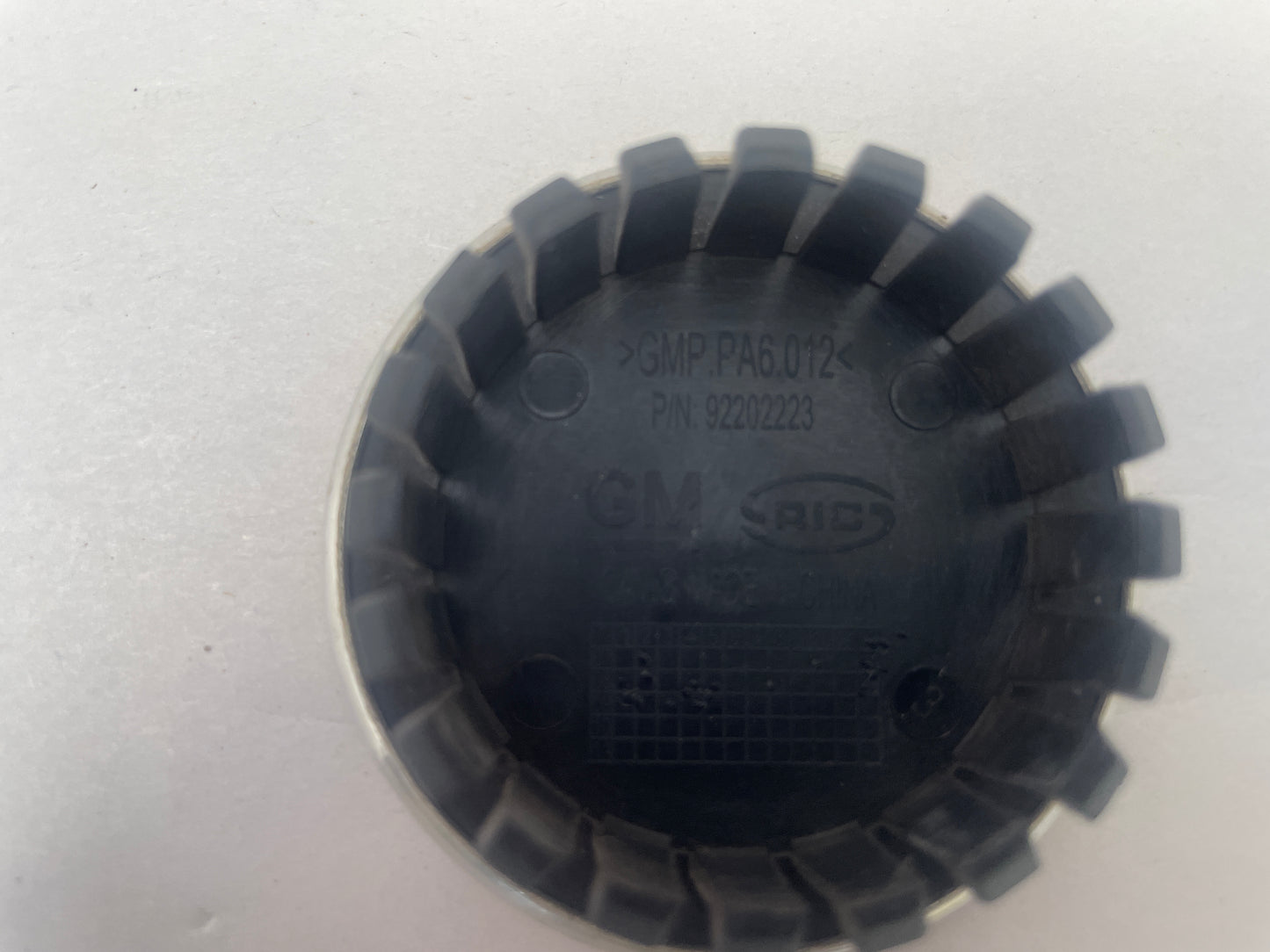 2010 Chevy Camaro SS Wheel Center Cap OEM - Day's Parts Yard