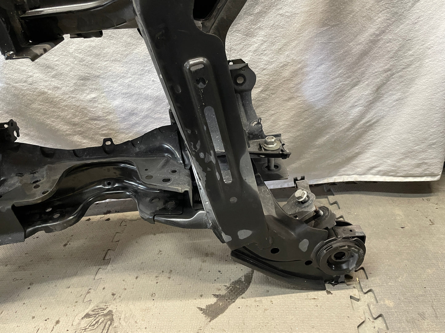 2017 Chevy SS Sedan Rear Suspension Differential Cradle Subframe K Member OEM - Day's Parts Yard