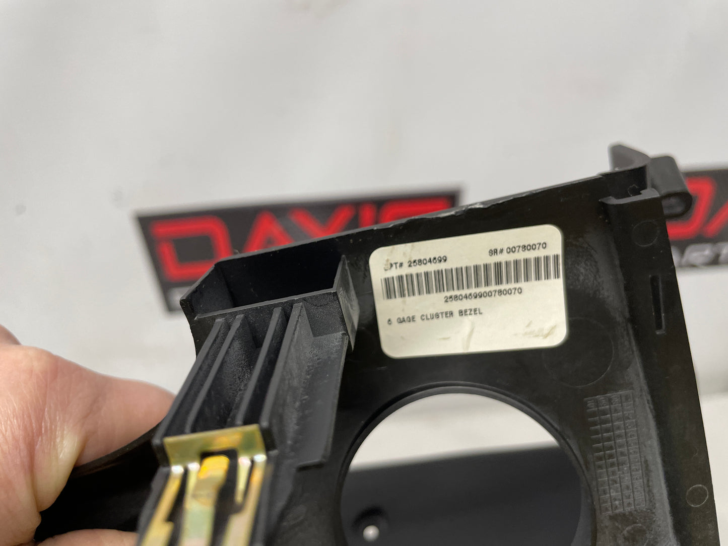 2009 GMC Sierra 2500HD SLT Instrument Speedometer Cluster Trim Bezel OEM - Day's Parts Yard