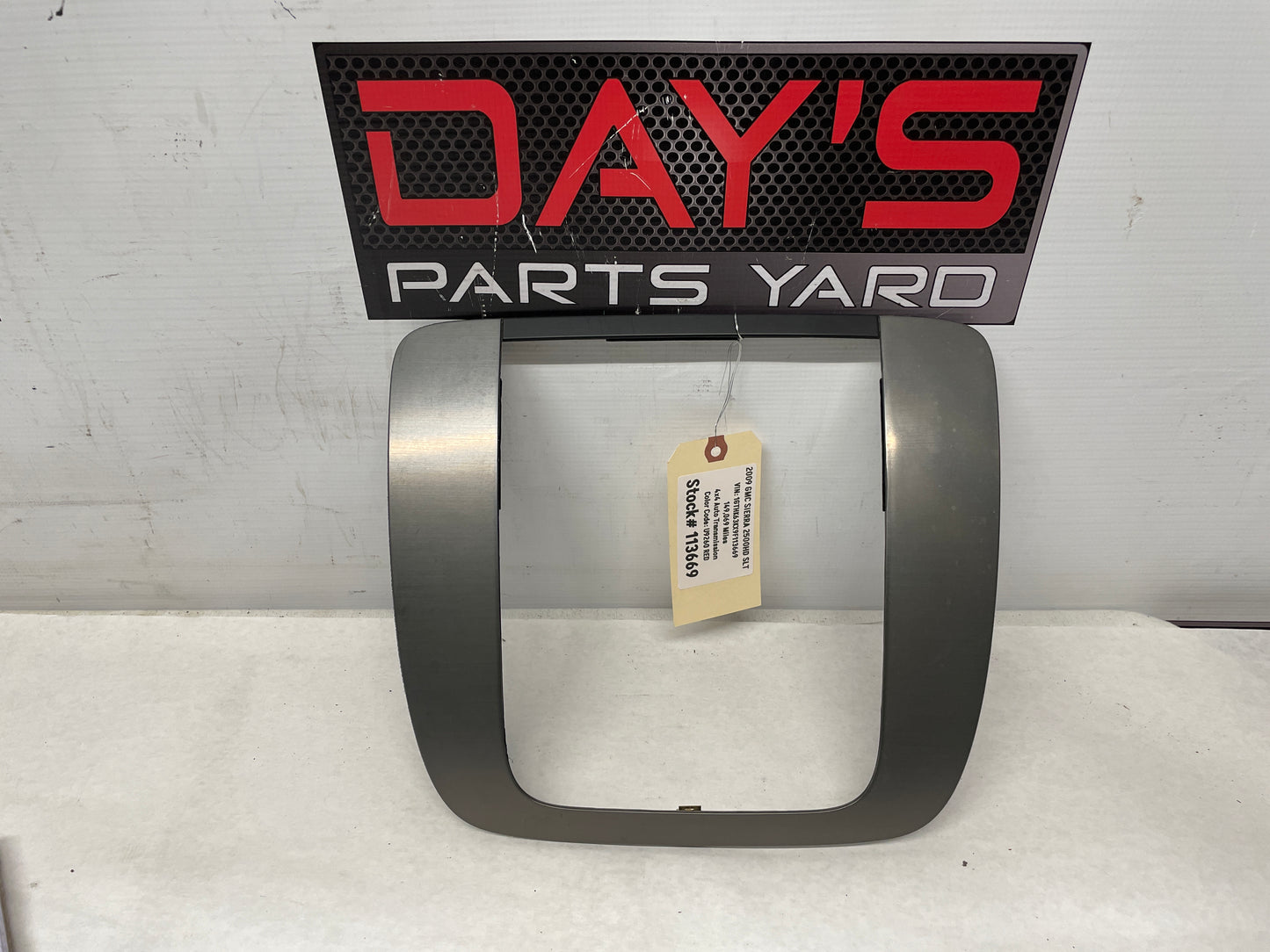 2009 GMC Sierra 2500HD SLT Dash Radio Bezel Trim OEM - Day's Parts Yard