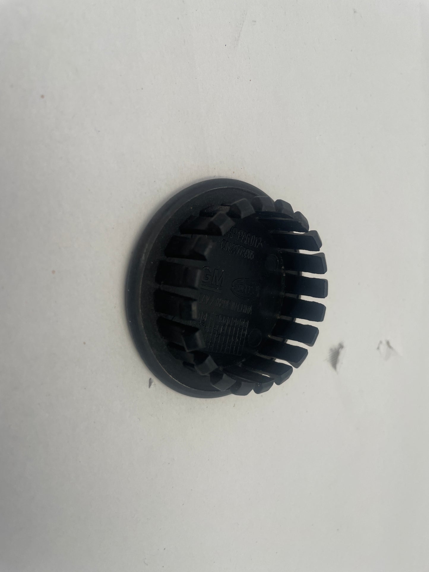 2010 Chevy Camaro SS Wheel Center Cap OEM - Day's Parts Yard