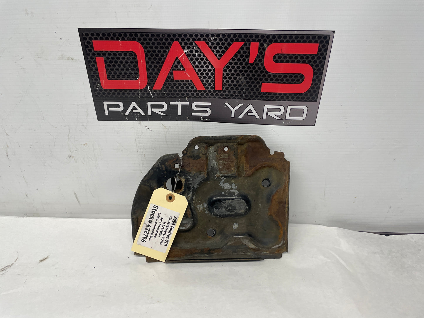 2005 Pontiac GTO Battery Tray OEM - Day's Parts Yard